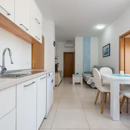 1 Bedroom Lovely In