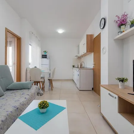 1 Bedroom Lovely In