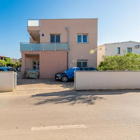 1 Bedroom Lovely In