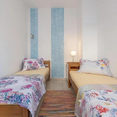 1 Bedroom Lovely In