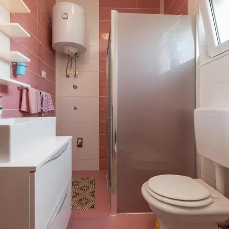 1 Bedroom Lovely In アパート ヴィル